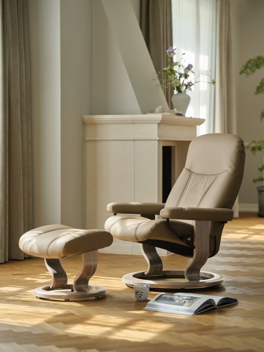 Stressless Consul Classic_M_Pal Sand Smoke Oak1.jpg